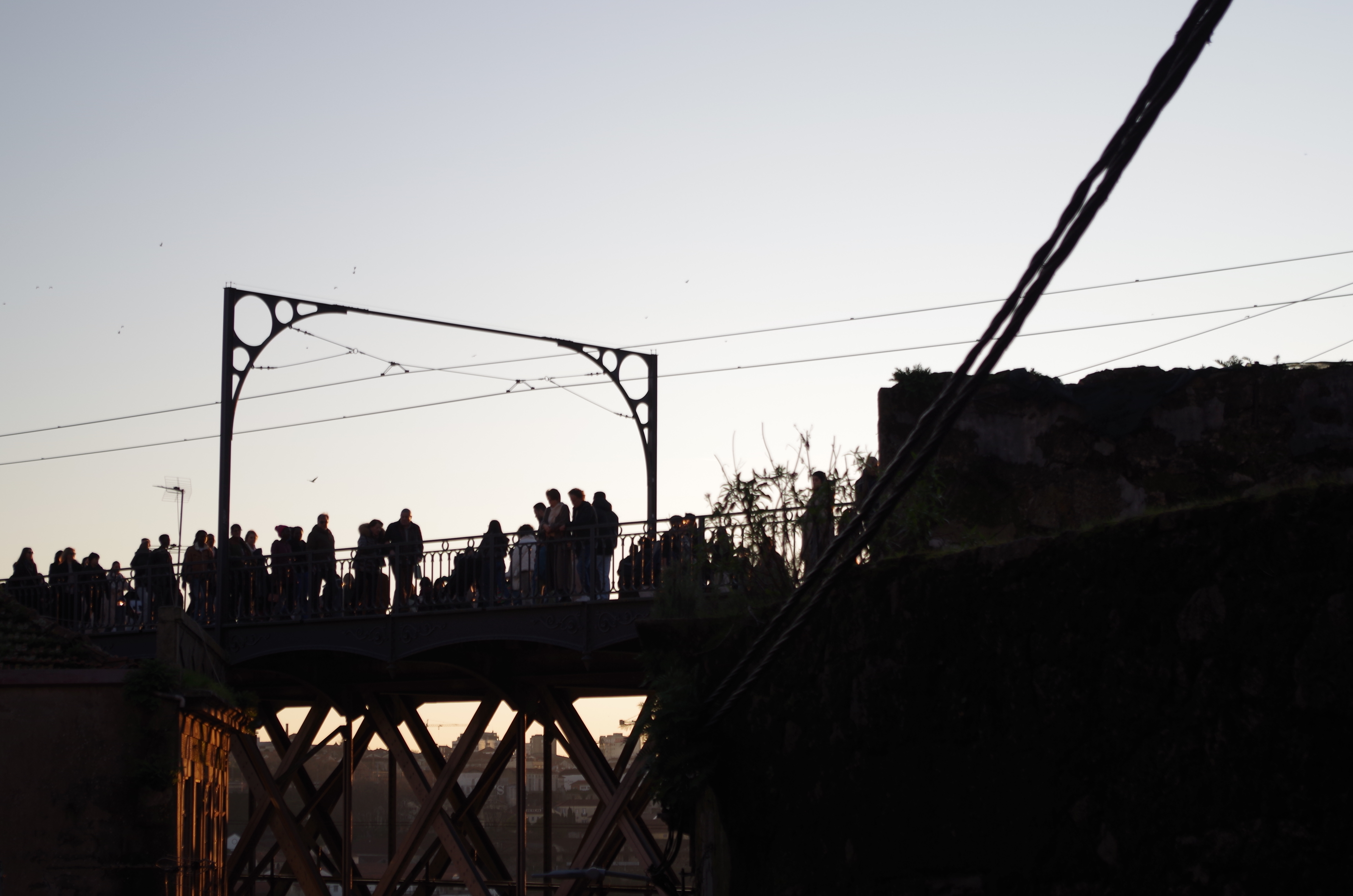Brücke während Sonnenuntergang